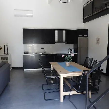 Apothiki House *
