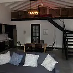 Apothiki House *