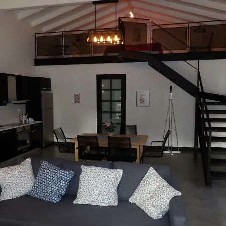 Apothiki House *