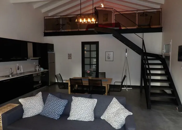 Apothiki House *